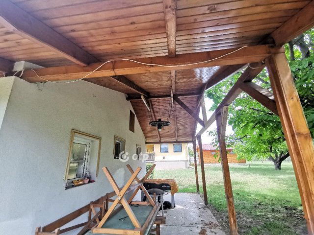 Eladó családi ház, Oroszlányban 48.9 M Ft, 1+1 szobás