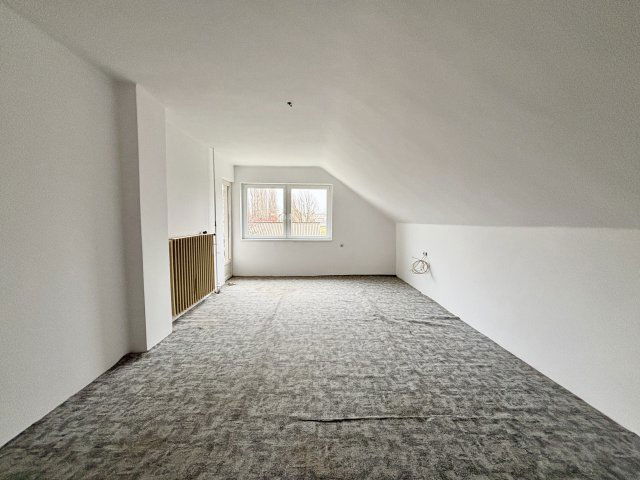 Eladó családi ház, Pápán 57 M Ft, 3 szobás