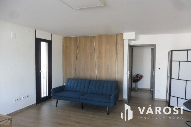 Kiadó téglalakás, albérlet, Szegeden 216 E Ft / hó, 2 szobás