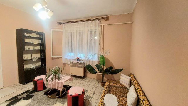 Eladó családi ház, Sarkadon 6 M Ft, 2 szobás