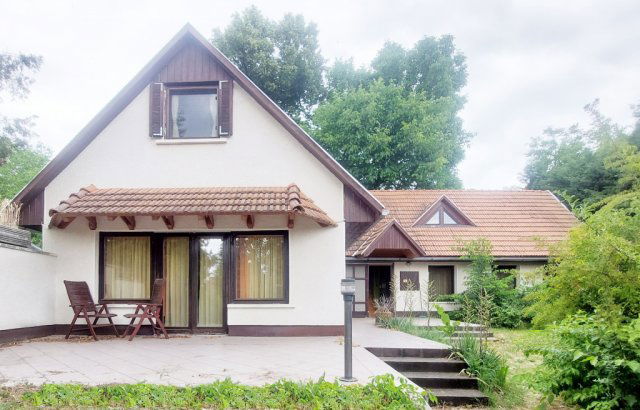 Eladó családi ház, Pécelen 139 M Ft, 4 szobás