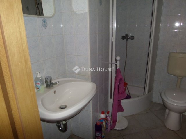 Eladó téglalakás, Pécsett 45 M Ft, 2 szobás