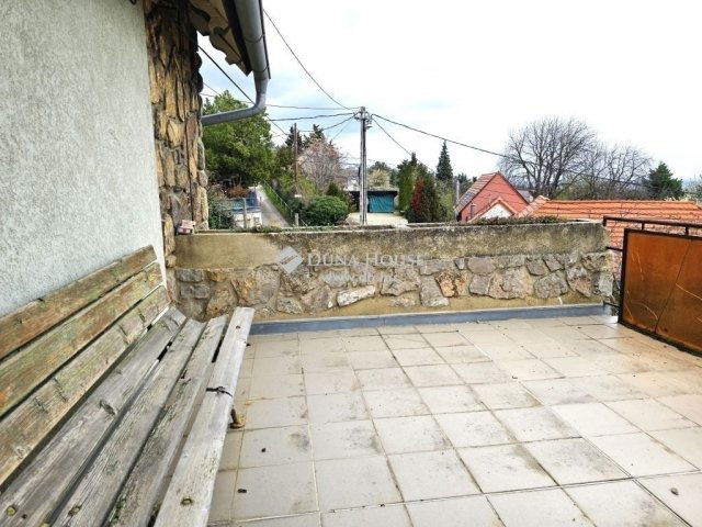 Eladó családi ház, Pécsett 129.9 M Ft, 5 szobás