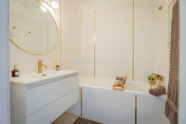 Eladó téglalakás, Budapesten, III. kerületben 122.9 M Ft