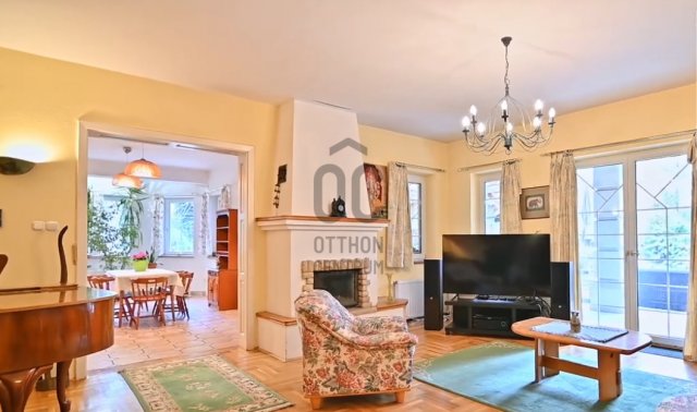 Eladó családi ház, Telkin 560 M Ft, 8 szobás