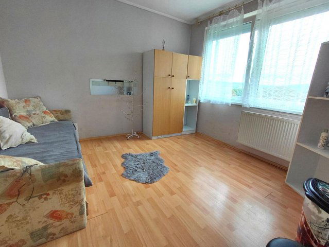 Eladó panellakás, Tatabányán 38.5 M Ft, 2 szobás