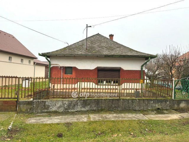 Eladó családi ház, Tiszafüreden 12.5 M Ft, 1+1 szobás