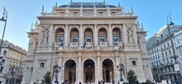 Eladó téglalakás, Budapesten, VI. kerületben 230.75 M Ft