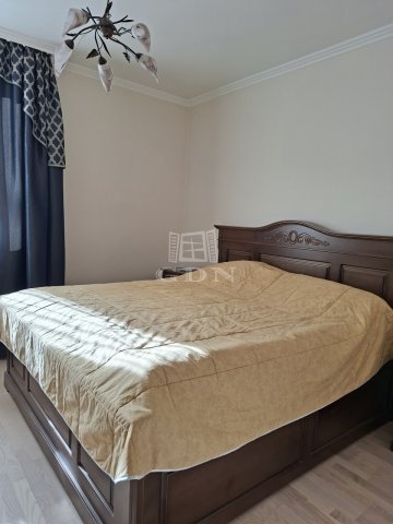 Eladó téglalakás, Szegeden 83 M Ft, 3 szobás