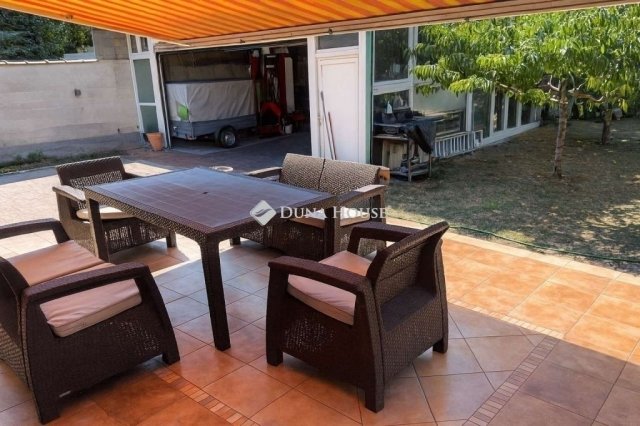 Eladó családi ház, Törökbálinton 219.6 M Ft, 6 szobás