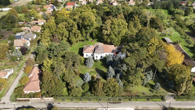 Eladó hotel, Tápiószelén 248.8 M Ft, 8 szobás