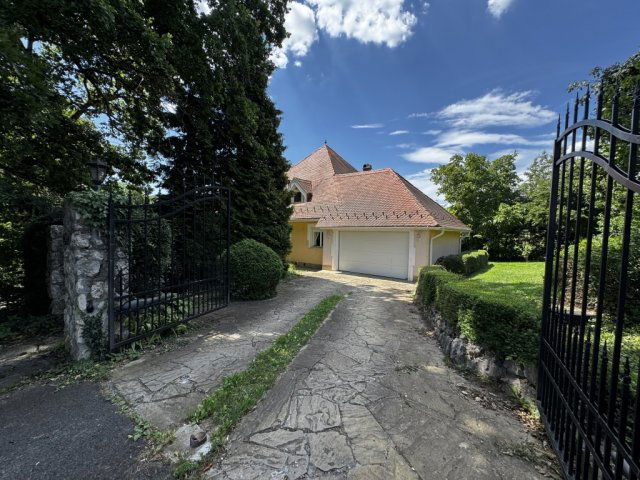 Eladó családi ház, Zalaegerszegen 129.9 M Ft, 7 szobás