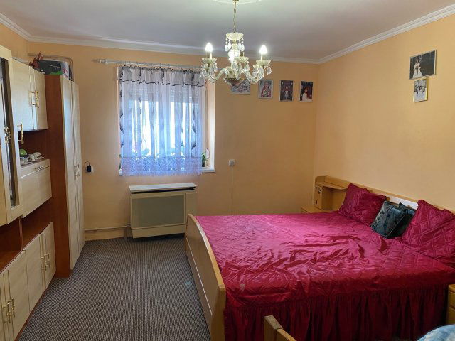 Eladó családi ház, Kiskunhalason 26.99 M Ft, 2 szobás