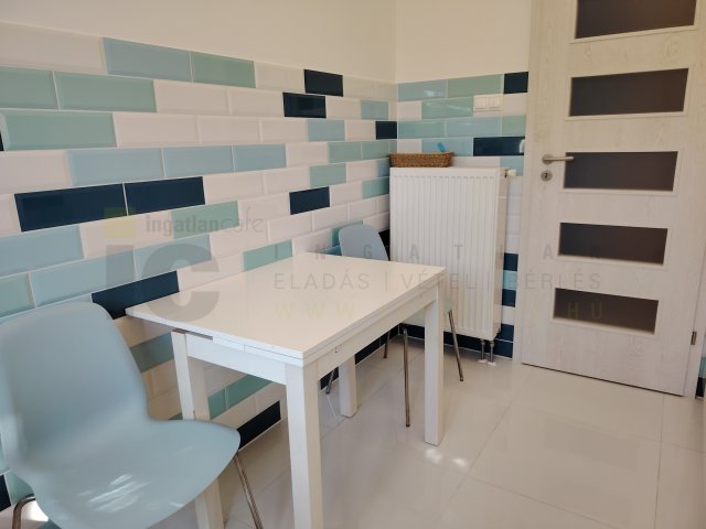 Kiadó téglalakás, albérlet, Szegeden, Jósika utcában, 2 szobás