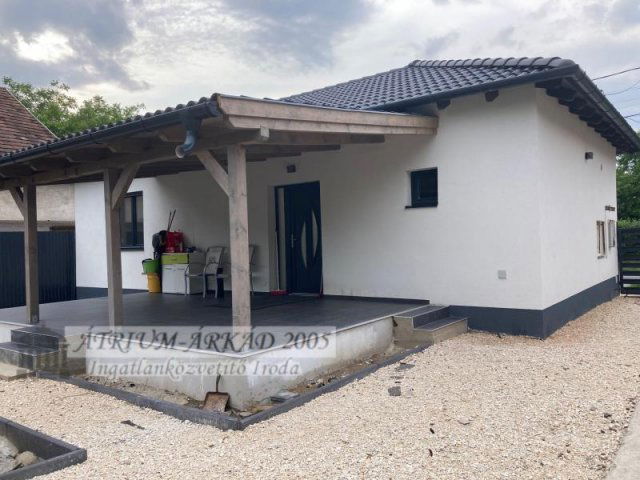 Eladó családi ház, Érden 85 M Ft, 3 szobás