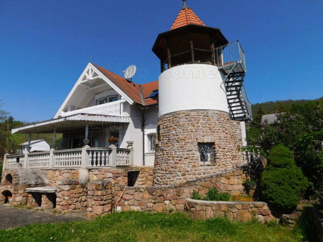 Eladó családi ház, Badacsonytomajon 103.74 M Ft, 3 szobás