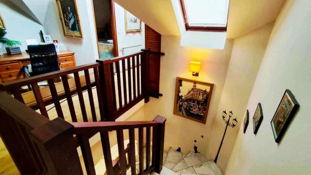 Eladó családi ház, Egerben 138.9 M Ft, 5 szobás