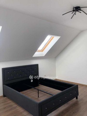 Eladó családi ház, Téten 89 M Ft, 5 szobás