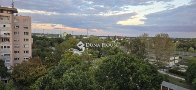 Eladó panellakás, Székesfehérvárott 49.99 M Ft, 2 szobás