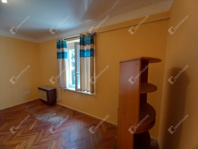 Kiadó téglalakás, albérlet, Szolnokon 120 E Ft / hó, 2 szobás