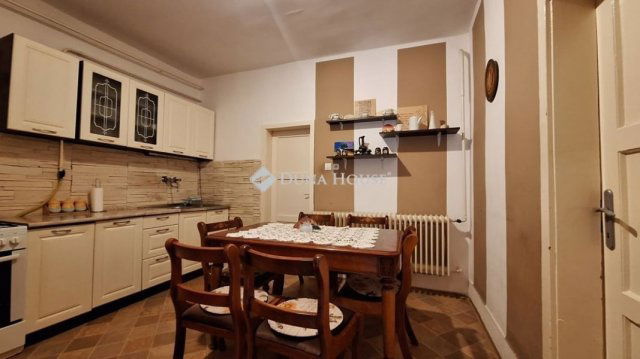 Eladó családi ház, Nagykarácsonyon 31.2 M Ft, 2 szobás