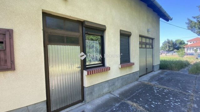 Eladó családi ház, Tápióbicskén 40 M Ft, 3 szobás