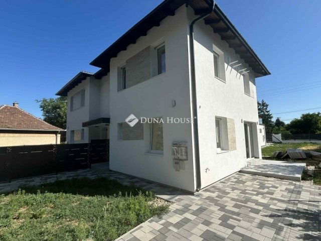 Eladó ikerház, Budapesten, XVII. kerületben 135 M Ft, 4 szobás