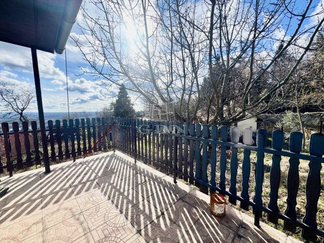 Eladó családi ház, Szentendrén 74.9 M Ft, 5 szobás