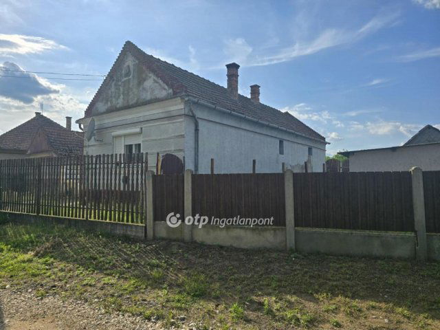 Eladó családi ház, Létavértesen 15.99 M Ft, 2 szobás