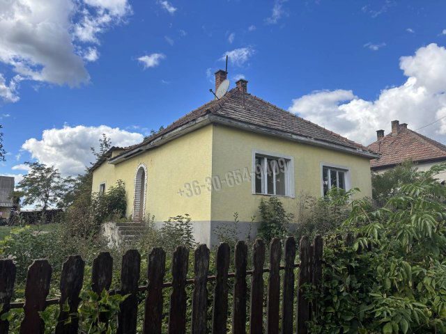 Eladó családi ház, Acsában 17.9 M Ft, 3 szobás