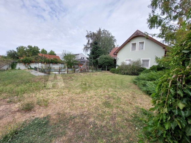 Eladó családi ház, Szegeden 195 M Ft, 6 szobás