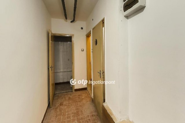 Eladó üzlethelyiség, Gyenesdiáson 84.9 M Ft