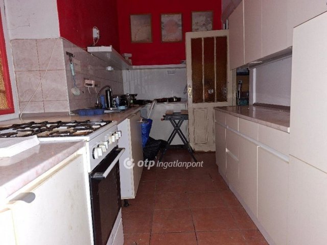 Eladó téglalakás, Budapesten, VIII. kerületben 99 M Ft, 4 szobás