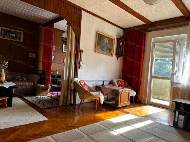 Eladó téglalakás, Balatonfüreden 63 M Ft, 2 szobás