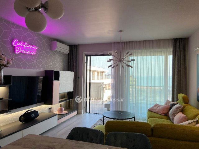 Eladó téglalakás, Balatonfüreden 220 M Ft, 3 szobás