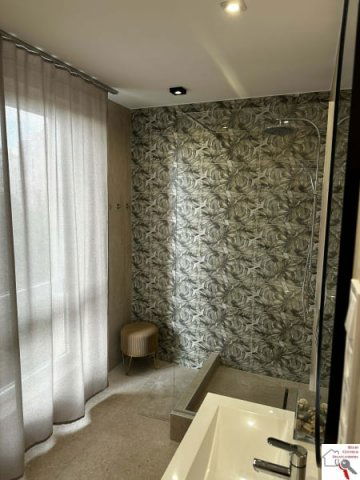 Eladó panellakás, Pécsett 63.9 M Ft, 3 szobás