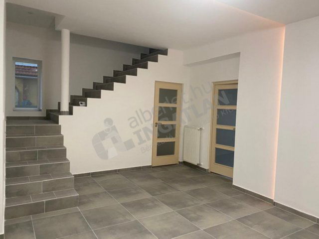 Kiadó családi ház, albérlet, XV. kerületben, Óda utcában