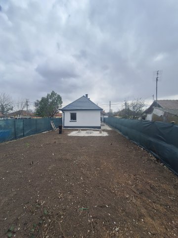 Eladó családi ház, Szolnokon 23.9 M Ft, 2 szobás
