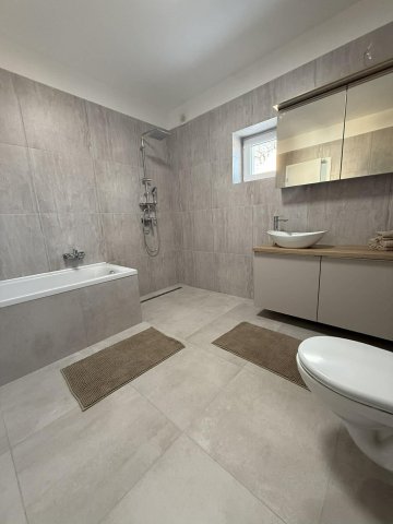 Eladó téglalakás, Pécsett 89.9 M Ft, 4 szobás