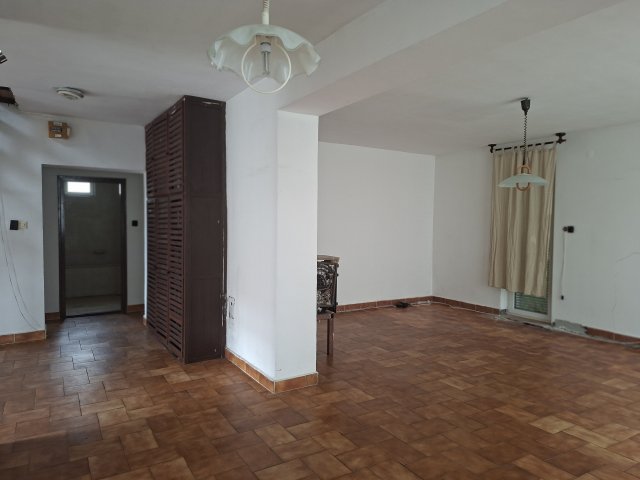 Eladó családi ház, Szegeden 84.99 M Ft, 5 szobás