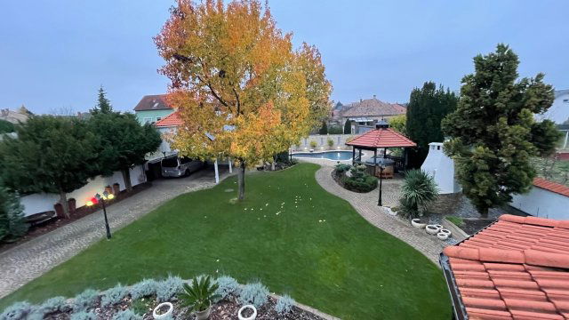 Eladó családi ház, Győrött 299 M Ft, 5 szobás