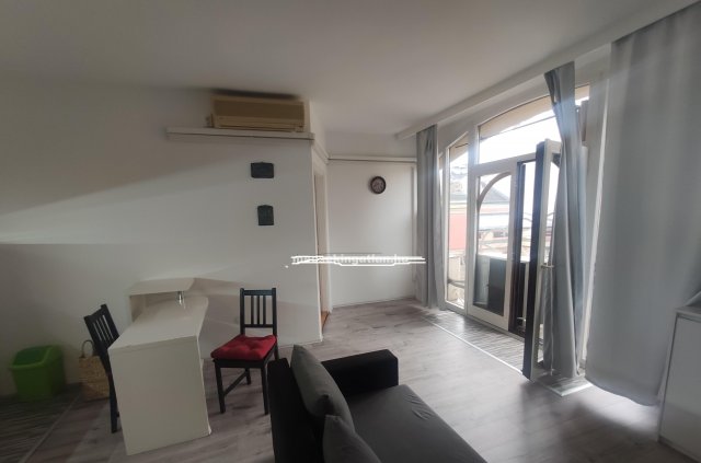 Kiadó téglalakás, albérlet, Pécsett 120 E Ft / hó, 1 szobás