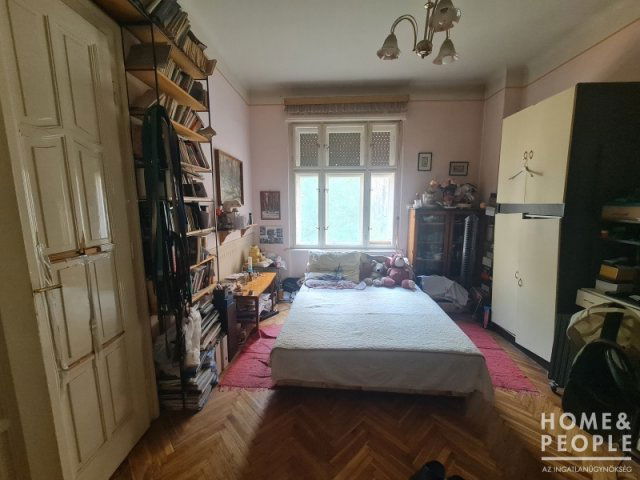 Eladó téglalakás, Szegeden 112 M Ft, 4 szobás