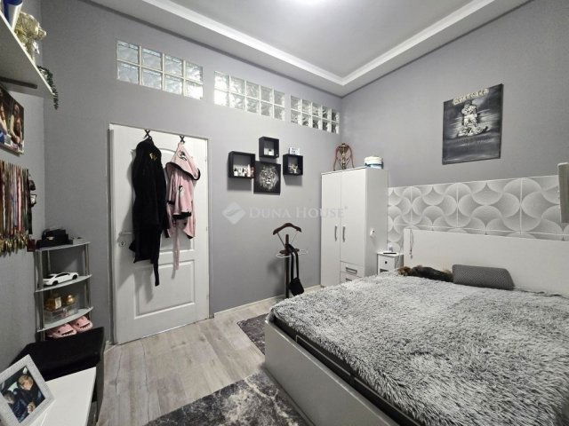 Eladó téglalakás, Budapesten, VIII. kerületben 69.9 M Ft