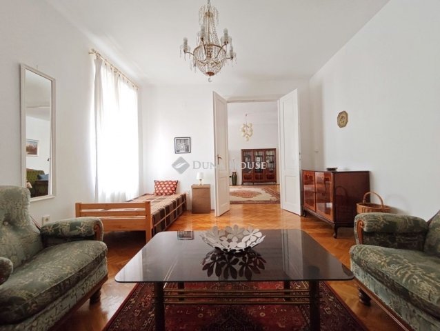 Eladó téglalakás, Pécsett 89.5 M Ft, 3 szobás
