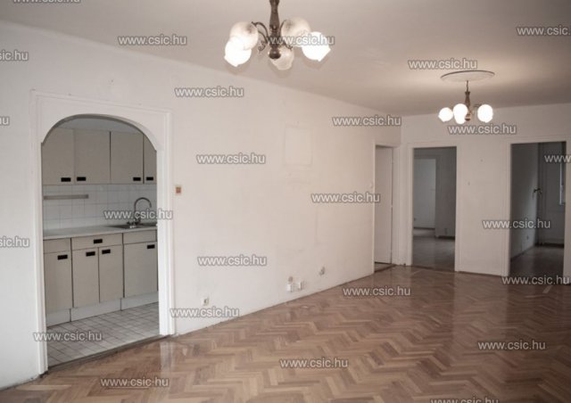 Eladó téglalakás, Budapesten, XVIII. kerületben, Alacskai úton