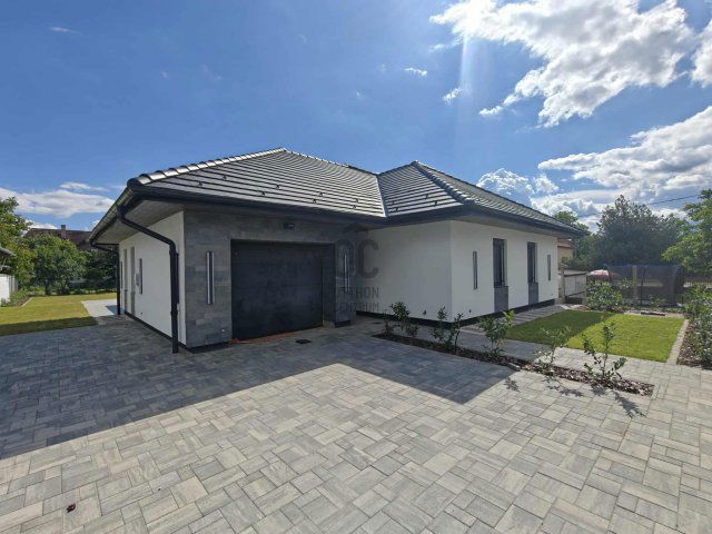 Eladó családi ház, Sződligeten 234 M Ft, 4 szobás