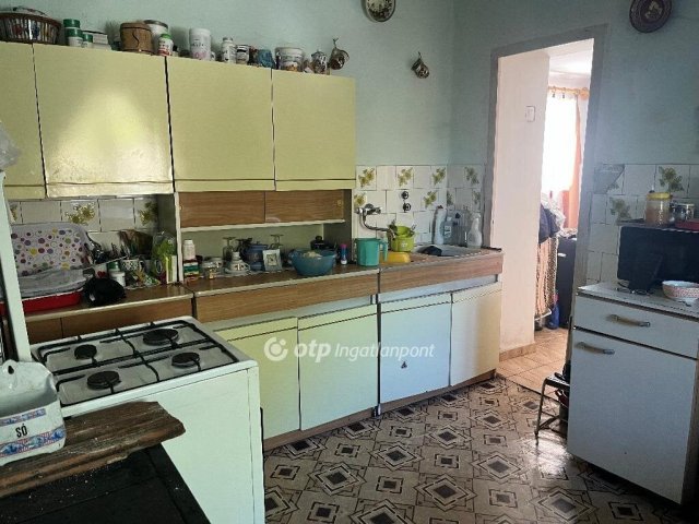 Eladó családi ház, Kisapátiban 42.5 M Ft, 2 szobás