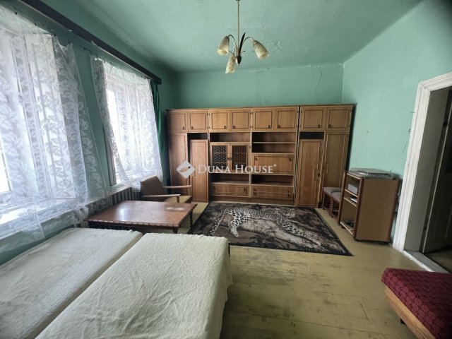 Eladó családi ház, Dorogon, Mátyás Király utcában 36 M Ft