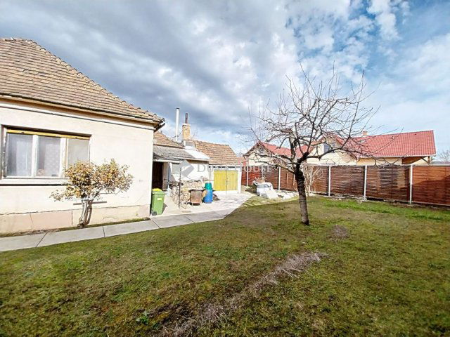 Eladó családi ház, Tatabányán 55 M Ft, 3 szobás